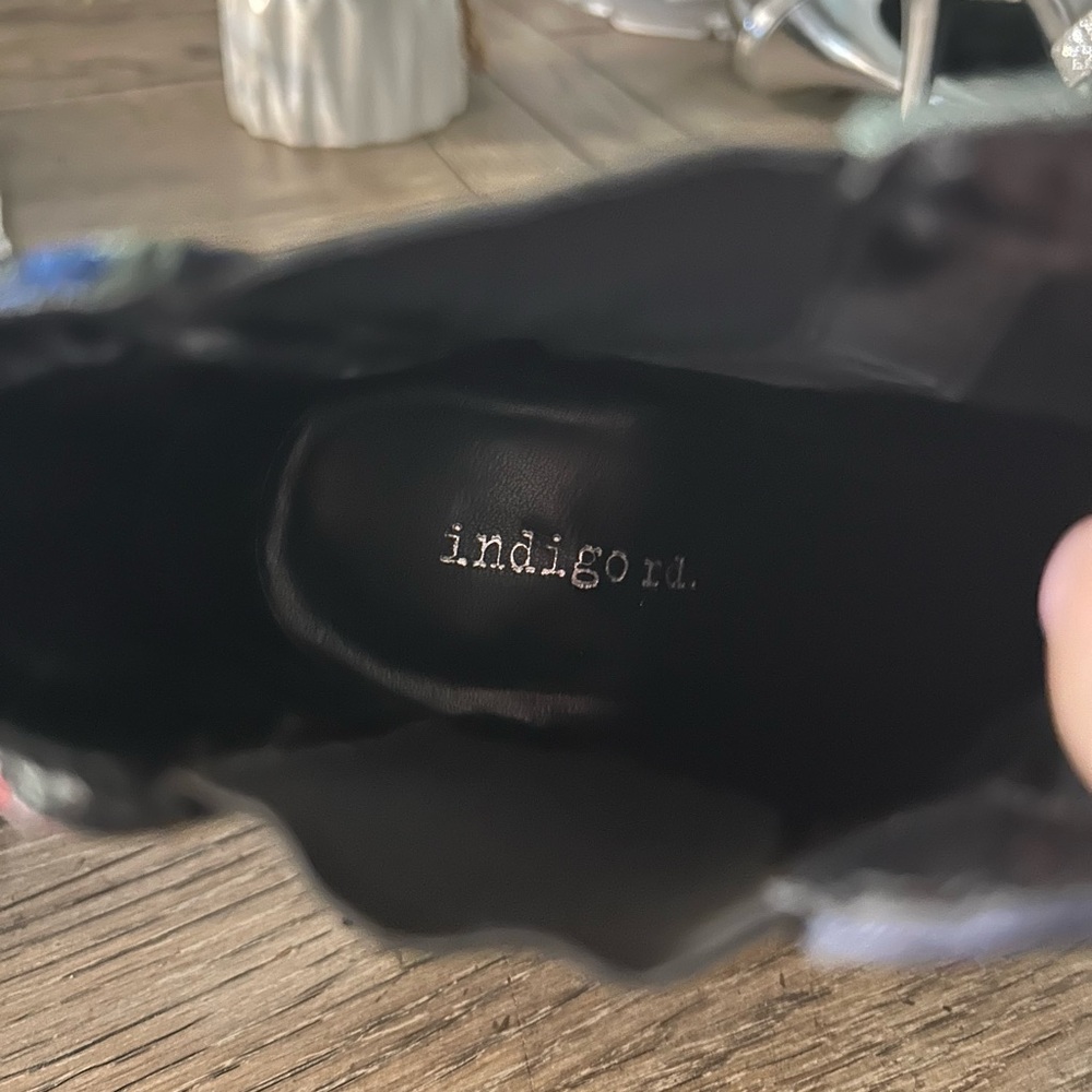 Indigo Women's Black Shoes
